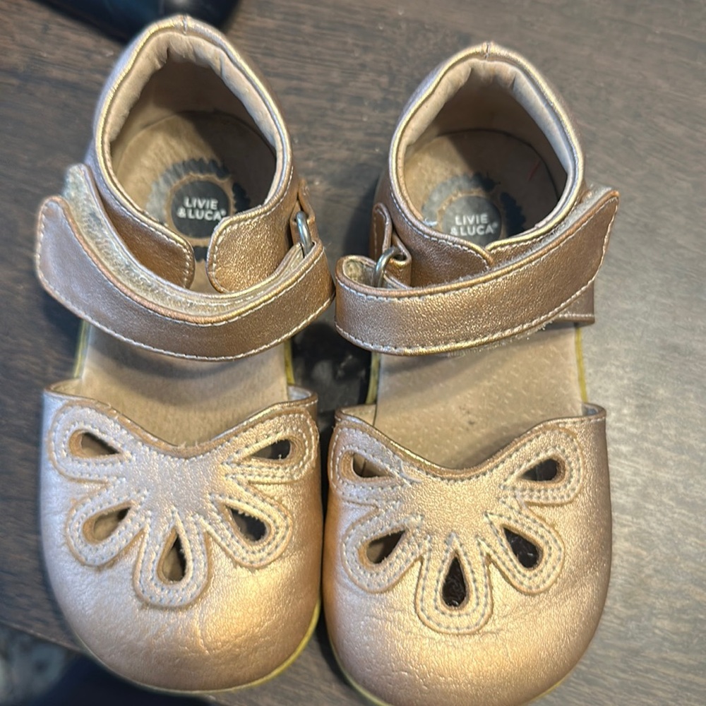 Livie & Luca pink shoes size 8